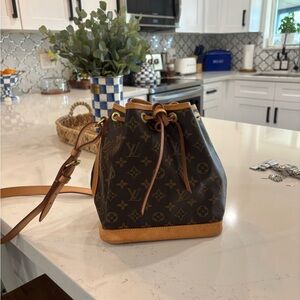 Louis Vuitton Brown Crossbody Bag with Monogram Canvas